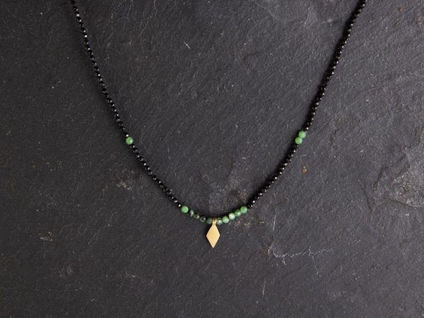 Collar de Rubí Zoisita Geometría Borealys