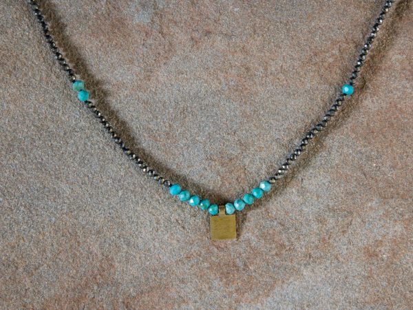 Collar de Turquesa y Pirita Geometría Borealys
