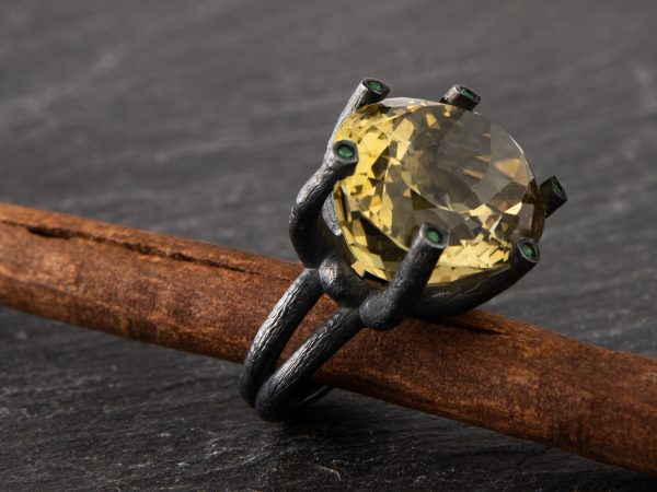 Anillo de Citrino y Tsavoritas Lima Limón Borealys