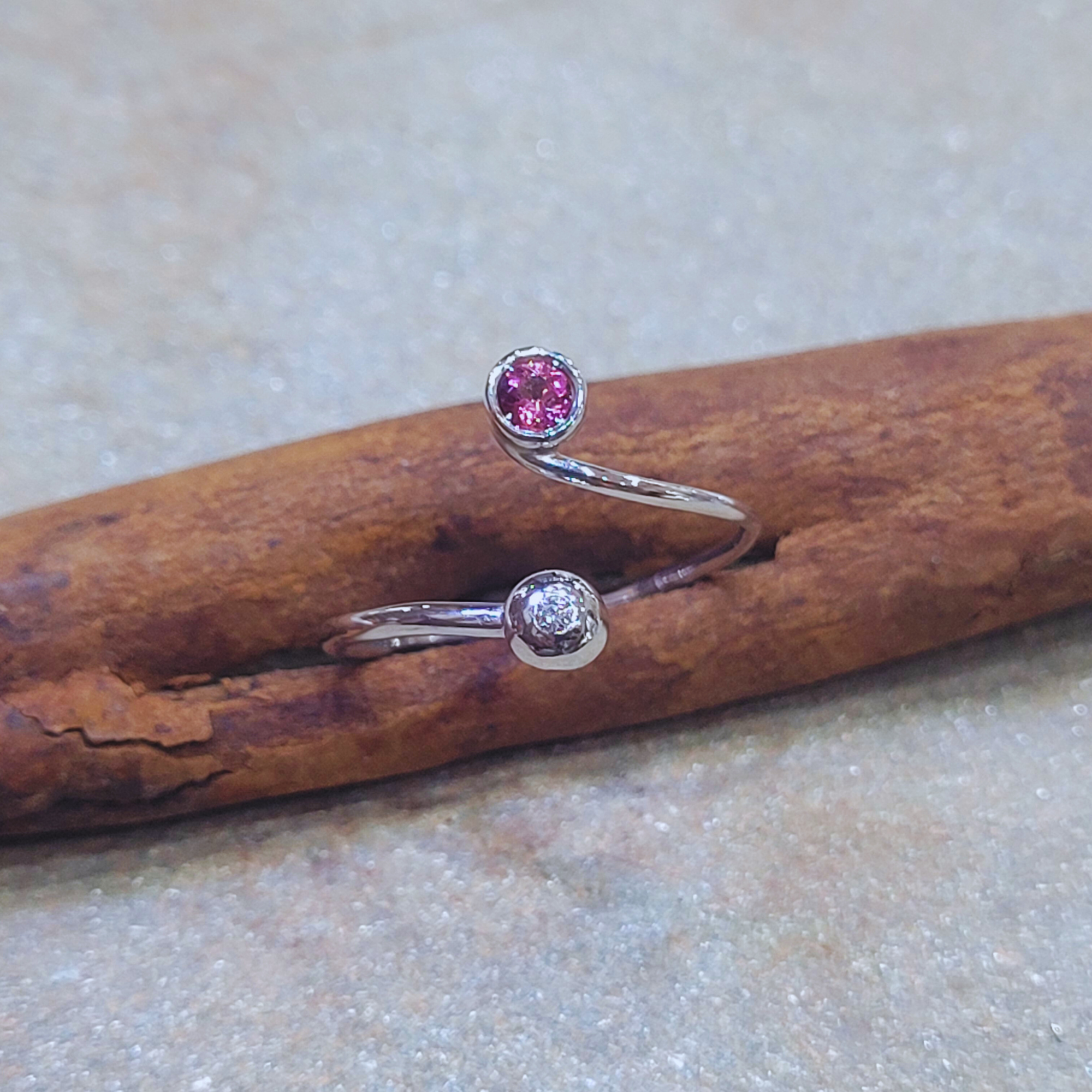 Anillo de Turmalina Rosa y Brillante Espiral Borealys