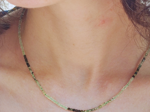 Collar de Prehnita Serpiente Borealys